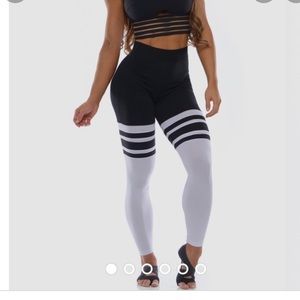 Bombshell sportswear black and white leggings